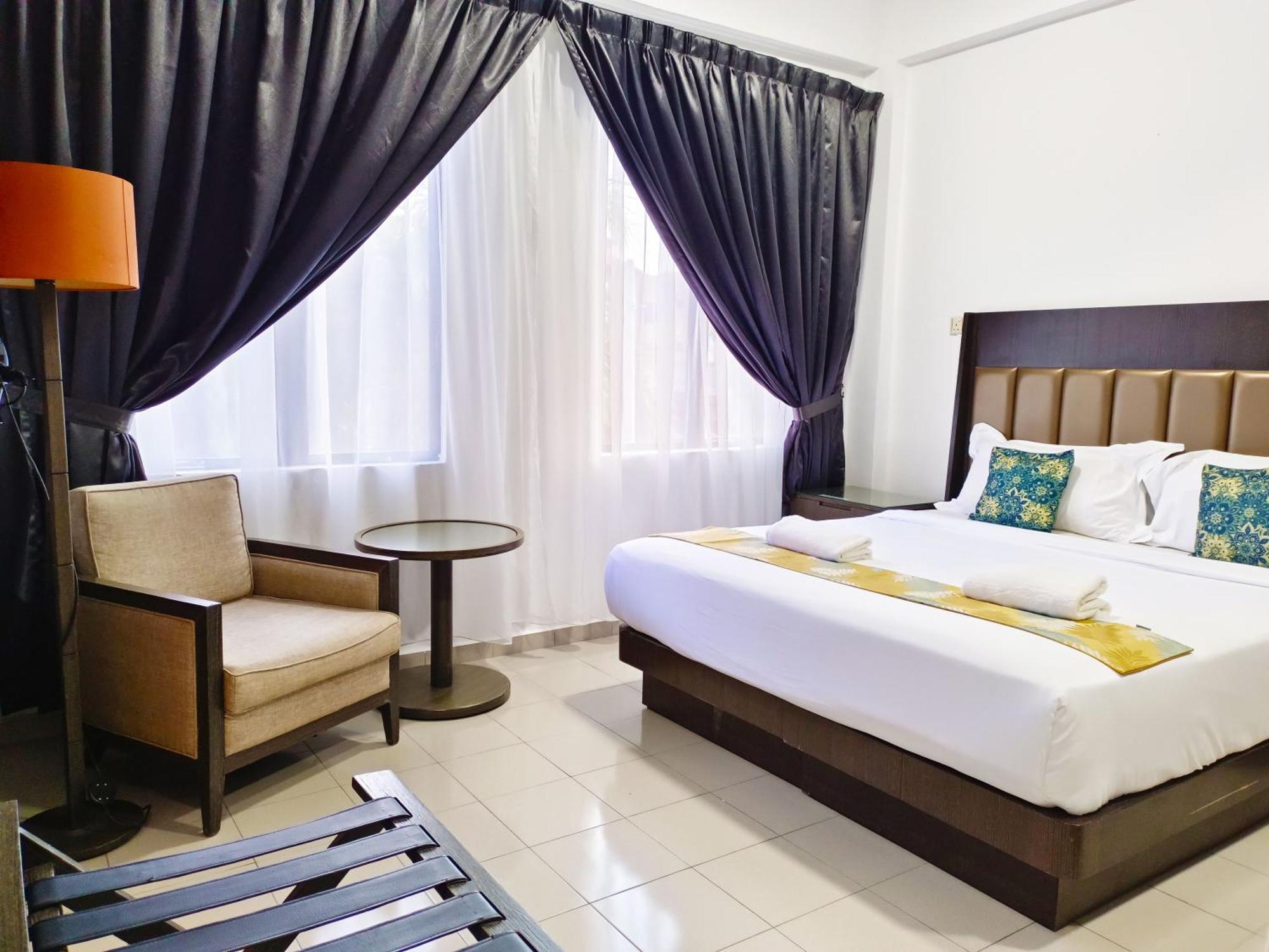 Salaam Suites Hotel كوتا بْهارو المظهر الخارجي الصورة