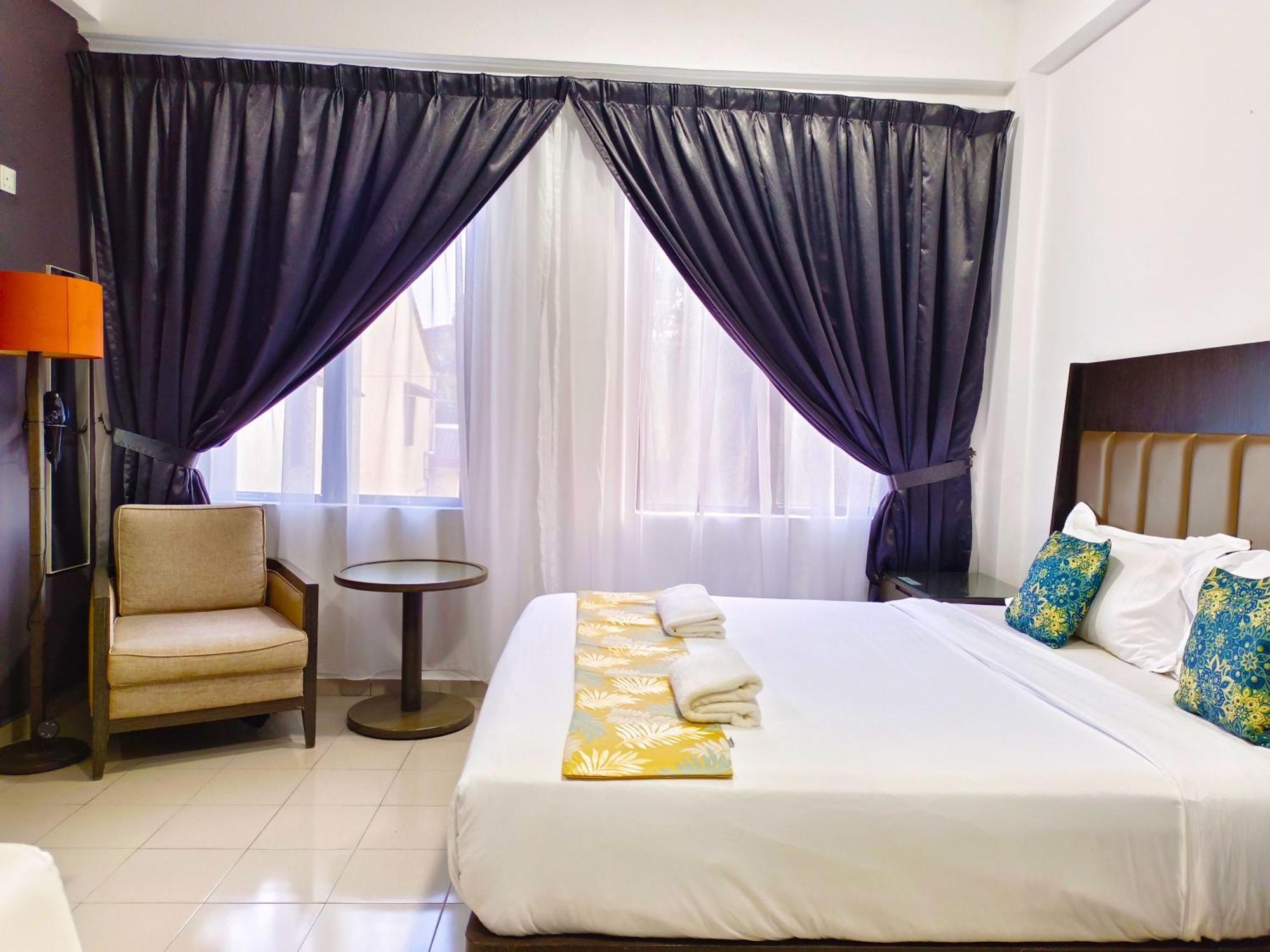 Salaam Suites Hotel كوتا بْهارو المظهر الخارجي الصورة