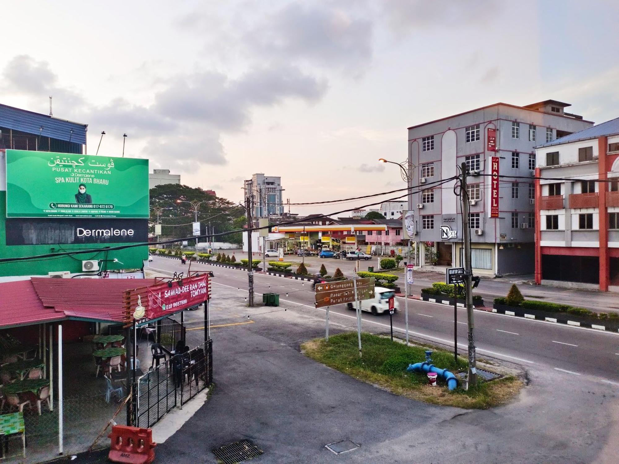 Salaam Suites Hotel كوتا بْهارو المظهر الخارجي الصورة